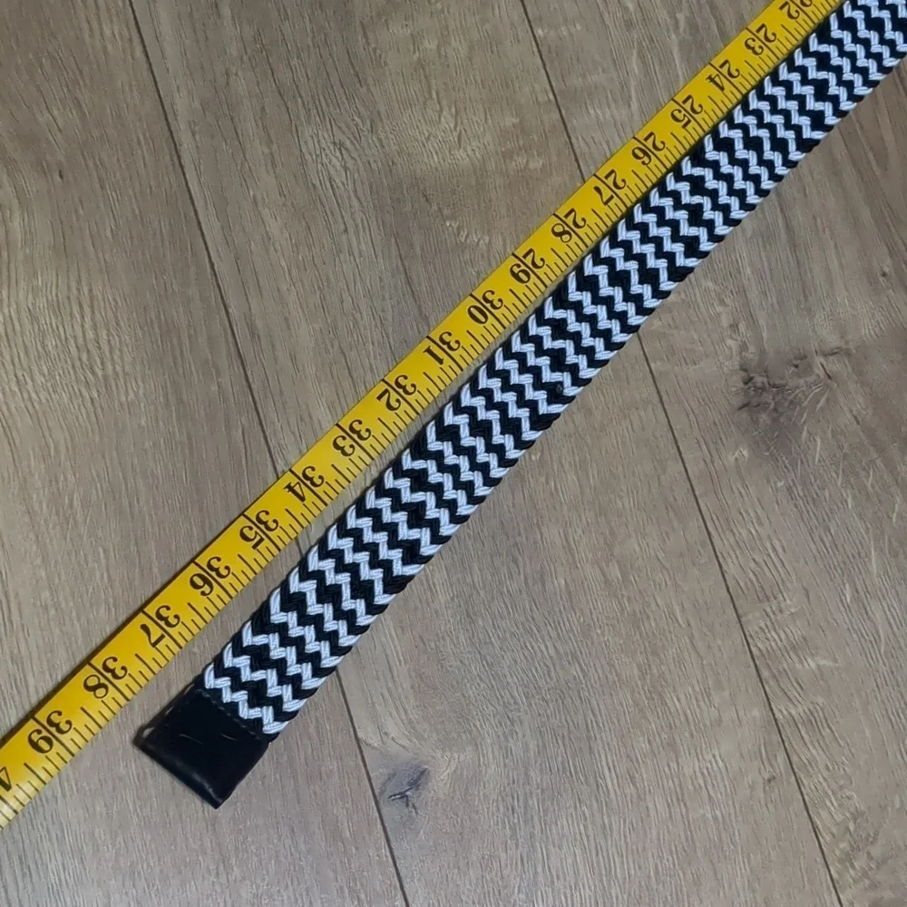 Hurley belt elastic braided black and white chevron belt Women's Size 32 NWT